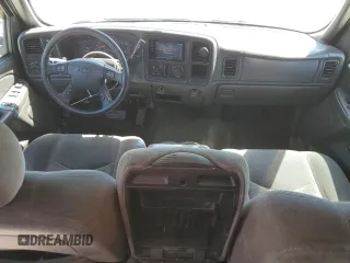 2005 Chevrolet Silverado 1500 Z71 z VIN 1GCEK19Z55Z211222, wystawiony jako Copart lot #49906305 z przebiegiem 245 263 mil mil oraz Czysty tytuł • Clean title. Historia ofert i sprzedaży dostępna na DreamBid. Obrazek 8.