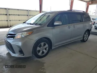 2018 Toyota Sienna LE Auto Access Seat with VIN 5TDKZ3DC5JS959834, listed as a Copart auction lot 51002875 with 113,144 mi miles and Salvage Title. Bid and sale history available at carsss.com. Image 1.