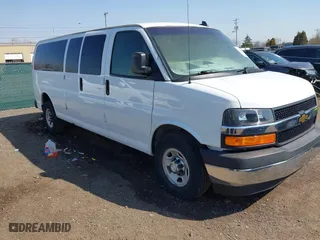 2017 Chevrolet Express Passenger LT with VIN 1GAZGPFFXH1206108, listed as a IAAI auction lot 41758750 with 320,138 mi miles. Bid and sale history available at carsss.com. Image 1.