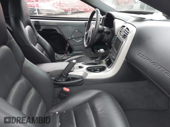 2005 Chevrolet Corvette with VIN 1G1YY34UX55125083, listed as a IAAI auction lot 42276103 with 29,167 mi miles and . Bid and sale history available at DreamBid. Image 5.