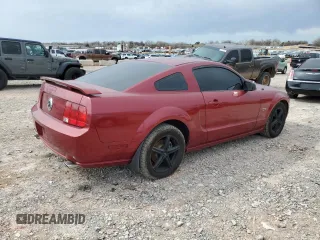 2007 Ford Mustang GT Deluxe z VIN 1ZVHT82H775369752, wystawiony jako Copart lot #48402155 z przebiegiem 99 959 mil mil oraz Szkoda całkowita • Salvage title. Historia ofert i sprzedaży dostępna na DreamBid. Obrazek 3.