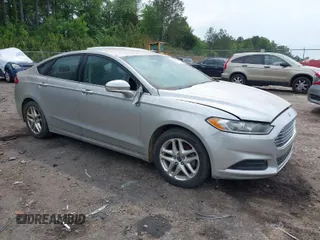 2014 Ford Fusion SE with VIN 1FA6P0H72E5404957, listed as a IAAI auction lot 42078932 with 262,429 mi miles. Bid and sale history available at carsss.com. Image 1.