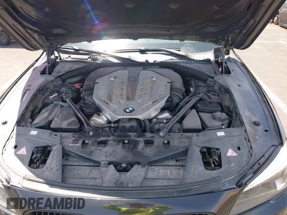 2011 BMW 7 Series 750Li с VIN WBAKB8C57BCY64762, выставлен на аукционе IAAI как лот 42521989 с пробегом 121 926 миль миль и . История ставок и продаж доступна на DreamBid. Изображение 10.