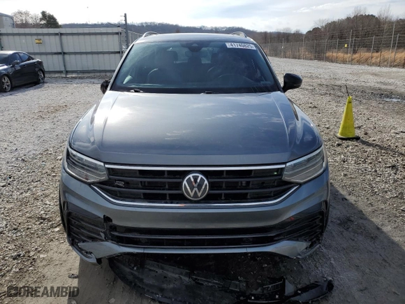 2023 Volkswagen Tiguan SE R-Line Black with VIN 3VV8B7AX8PM000449, listed as a Copart auction lot 41740825 with 39,831 mi miles and Salvage Title. Bid and sale history available at carsss.com. Image 5.