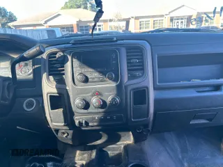 2016 Ram 3500 Tradesman z VIN 3C63RRGLXGG155224, wystawiony jako Copart lot #82751474 z przebiegiem 201 828 mil mil oraz Czysty tytuł • Clean title. Historia ofert i sprzedaży dostępna na DreamBid. Obrazek 9.