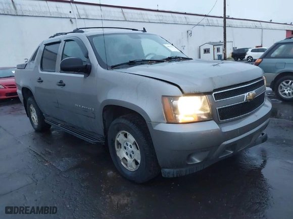 2007 Chevrolet Avalanche LT w/3LT with VIN 3GNFK12397G130146, listed as a IAAI auction lot 40836657 with 319,028 mi miles. Bid and sale history available at carsss.com. Image 1.