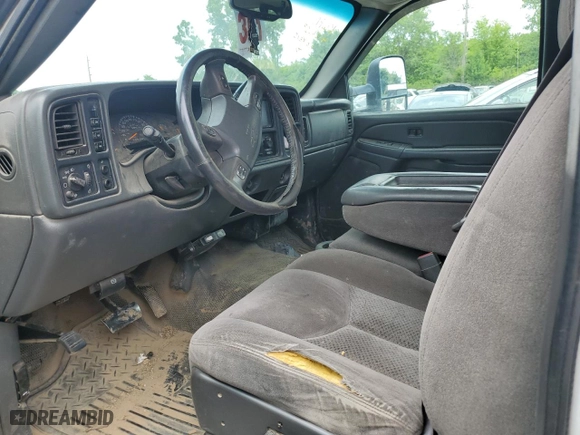 2007 Chevrolet Silverado 2500HD Classic LT1 with VIN 1GCHK23D67F146708, listed as a Copart auction lot 54797593 with 271,856 mi miles and Salvage Title. Bid and sale history available at carsss.com. Image 7.