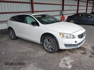 2016 Volvo V60 Cross Country T5 with VIN YV4612HK6G1003110, listed as a IAAI auction lot 41682878 with 1 mi miles. Bid and sale history available at carsss.com. Image 1.