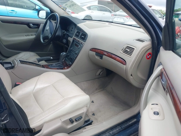2009 Volvo S60 2.5T with VIN YV1RS592492741041, listed as a IAAI auction lot 41983967 with 149,217 mi miles. Bid and sale history available at carsss.com. Image 5.