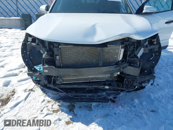 2024 Hyundai Santa Cruz SEL z VIN 5NTJCDAE2RH093666, wystawiony jako IAAI lot #41639659 z przebiegiem 28 599 mil mil oraz . Historia ofert i sprzedaży dostępna na DreamBid. Obrazek 6.