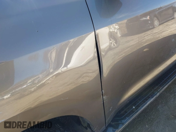 2010 Toyota Sequoia SR5 with VIN 5TDBY5G10AS027095, listed as a IAAI auction lot 41685335 with 1 mi miles. Bid and sale history available at carsss.com. Image 20.