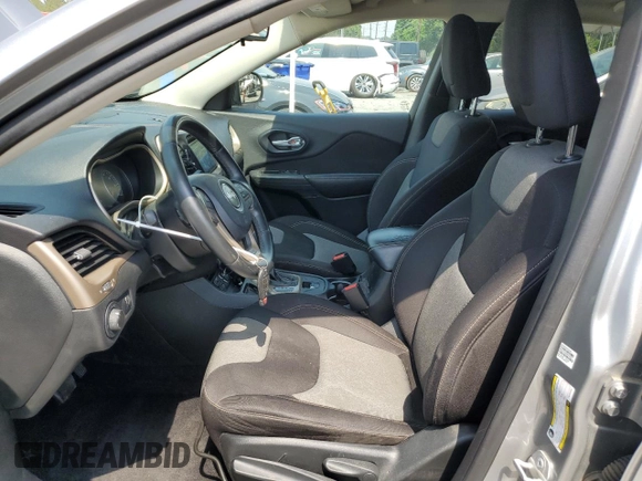 2015 Jeep Cherokee Sport z VIN 1C4PJLAB4FW707010, wystawiony jako Copart lot #57338145 z przebiegiem 112 720 mil mil oraz Czysty tytuł • Clean title. Historia ofert i sprzedaży dostępna na DreamBid. Obrazek 7.