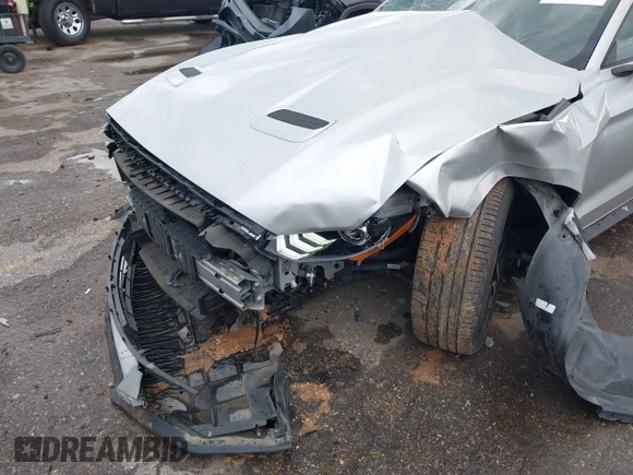 2019 Ford Mustang EcoBoost z VIN 1FATP8UH3K5106557, wystawiony jako IAAI lot #42223835 z przebiegiem 32 353 mil mil oraz . Historia ofert i sprzedaży dostępna na DreamBid. Obrazek 6.