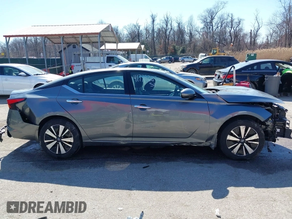 2019 Nissan Altima 2.5 SV with VIN 1N4BL4DV7KC140549, listed as a IAAI auction lot 41779383 with 104,152 mi miles. Bid and sale history available at carsss.com. Image 13.