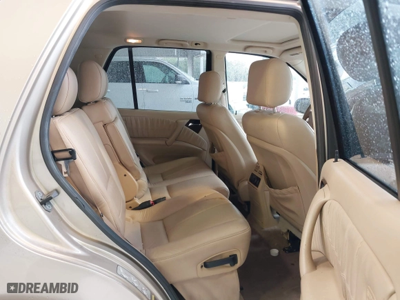 2005 Mercedes-Benz M-Class 3.7L with VIN 4JGAB57E05A553208, listed as a IAAI auction lot 41622243 with 90,904 mi miles. Bid and sale history available at carsss.com. Image 8.