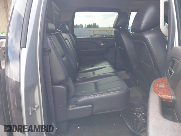 2013 GMC Sierra 2500HD SLT z VIN 1GT121E8XDF139591, wystawiony jako IAAI lot #42225842 z przebiegiem 258 198 mil mil oraz . Historia ofert i sprzedaży dostępna na DreamBid. Obrazek 8.