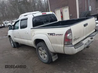 2014 Toyota Tacoma with VIN 3TMLU4EN5EM157590, listed as a IAAI auction lot 41687141 with 111,836 mi miles. Bid and sale history available at carsss.com. Image 3.