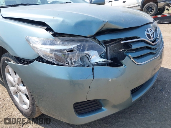 2011 Toyota Camry LE z VIN 4T4BF3EK3BR128796, wystawiony jako IAAI lot #42232144 z przebiegiem 127 823 mil mil oraz . Historia ofert i sprzedaży dostępna na DreamBid. Obrazek 13.