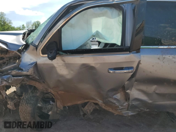 2019 Ram 1500 Laramie z VIN 1C6SRFJT1KN686363, wystawiony jako Copart lot #54934355 z przebiegiem Nie podano mil oraz Szkoda całkowita • Salvage title. Historia ofert i sprzedaży dostępna na DreamBid. Obrazek 7.