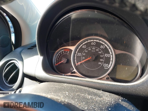 2013 Mazda 2 Touring z VIN JM1DE1LYXD0153291, wystawiony jako IAAI lot #41671574 z przebiegiem Nie podano mil oraz . Historia ofert i sprzedaży dostępna na DreamBid. Obrazek 7.
