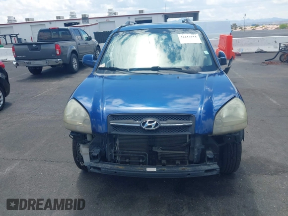 2005 Hyundai Tucson GLS with VIN KM8JN12D45U132721, listed as a IAAI auction lot 42213518 with 153,491 mi miles. Bid and sale history available at carsss.com. Image 6.