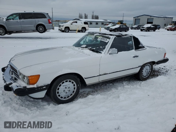 1986 Mercedes-Benz 560 SL z VIN WDBBA48D8GA042178, wystawiony jako Copart lot #41809525 z przebiegiem 80 788 mil mil oraz Szkody całkowita. Historia ofert i sprzedaży dostępna na DreamBid. Obrazek 1.