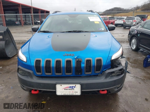 2018 Jeep Cherokee Trailhawk with VIN 1C4PJMBX3JD512813, listed as a IAAI auction lot 41457312 with 125,644 mi miles. Bid and sale history available at carsss.com. Image 13.