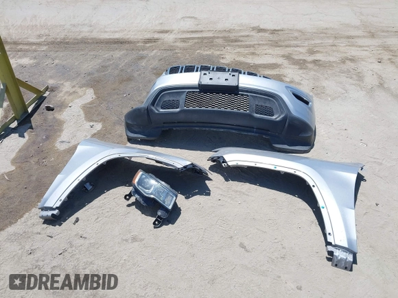 2018 Jeep Grand Cherokee Laredo E with VIN 1C4RJEAG2JC429850, listed as a IAAI auction lot 42541574 with 72,009 mi miles and . Bid and sale history available at DreamBid. Image 12.