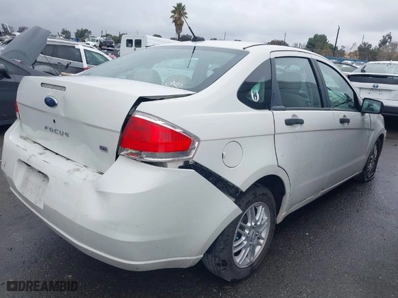 2009 Ford Focus SE with VIN 1FAHP35N19W114402, listed as a IAAI auction lot 41510501 with 1 mi miles. Bid and sale history available at carsss.com. Image 4.
