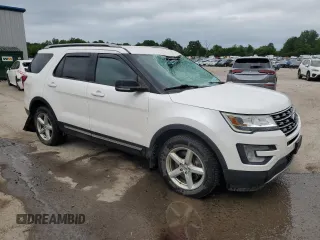 2017 Ford Explorer XLT z VIN 1FM5K8D8XHGC74397, wystawiony jako Copart lot #61139475 z przebiegiem 99 580 mil mil oraz Szkoda całkowita • Salvage title. Historia ofert i sprzedaży dostępna na DreamBid. Obrazek 4.