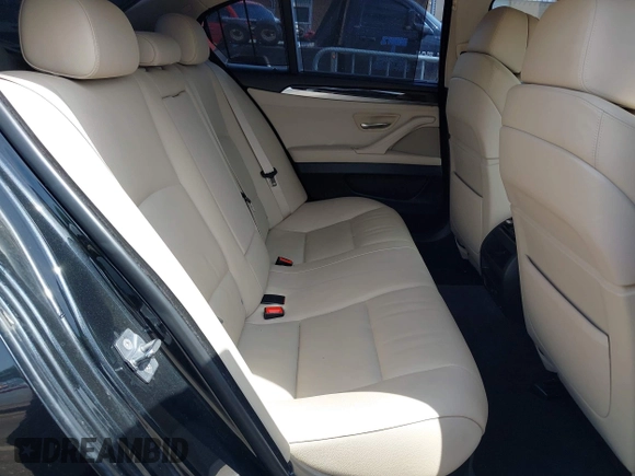 2011 BMW 5 Series 535i z VIN WBAFR7C50BC802210, wystawiony jako IAAI lot #42172097 z przebiegiem 148 983 mil mil oraz . Historia ofert i sprzedaży dostępna na DreamBid. Obrazek 8.