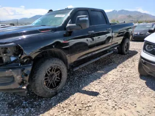 2024 Ram 2500 Tradesman z VIN 3C6UR5HLXRG209409, wystawiony jako Copart lot #58694365 z przebiegiem 28 761 mil mil oraz Szkoda całkowita • Salvage title. Historia ofert i sprzedaży dostępna na DreamBid. Obrazek 13.