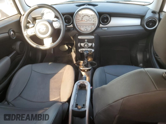 2008 MINI Hardtop with VIN WMWMF33558TT65502, listed as a Copart auction lot 88043725 with 117,241 mi miles and Salvage Title. Bid and sale history available at DreamBid. Image 8.