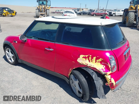 2004 MINI Hardtop z VIN WMWRC33444TJ62861, wystawiony jako IAAI lot #42795569 z przebiegiem 113 840 mil mil oraz . Historia ofert i sprzedaży dostępna na DreamBid. Obrazek 3.