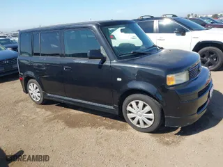 2005 Scion xB with VIN JTLKT334550178997, listed as a IAAI auction lot 41989189 with 163,834 mi miles. Bid and sale history available at carsss.com. Image 1.