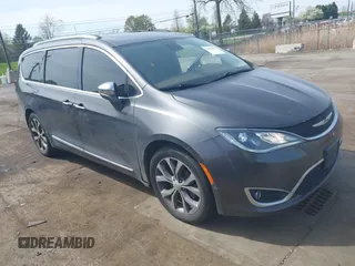 2017 Chrysler Pacifica Limited с VIN 2C4RC1GGXHR504970, выставлен на аукционе IAAI как лот 42145810 с пробегом 130 573 миль миль и . История ставок и продаж доступна на DreamBid. Изображение 1.