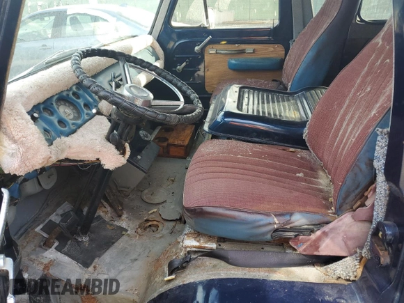 1961 Ford Econoline Cargo with VIN E10SH122862, listed as a Copart auction lot 81049724 with 105,031 mi miles and Salvage Title. Bid and sale history available at DreamBid. Image 7.
