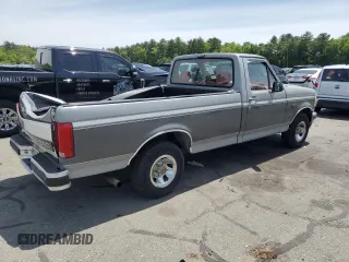 1993 Ford F-150 z VIN 2FTDF15N4PCA95188, wystawiony jako Copart lot #57810385 z przebiegiem 195 093 mil mil oraz Szkoda całkowita • Salvage title. Historia ofert i sprzedaży dostępna na DreamBid. Obrazek 3.