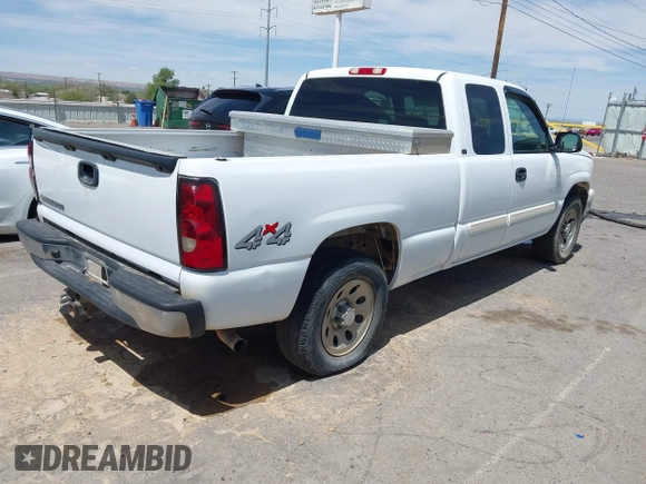 2006 Chevrolet Silverado 1500 LT2 with VIN 1GCEK19B86Z199636, listed as a IAAI auction lot 41614508 with 188,458 mi miles and . Bid and sale history available at DreamBid. Image 4.