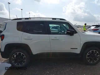 2023 Jeep Renegade Latitude with VIN ZACNJDB11PPP64019, listed as a IAAI auction lot 42736502 with 39,254 mi miles and . Bid and sale history available at DreamBid. Image 13.