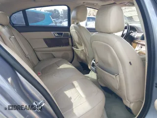 2009 Jaguar XF with VIN SAJWA07C391R37621, listed as a IAAI auction lot 41689371 with 121,238 mi miles and . Bid and sale history available at DreamBid. Image 8.