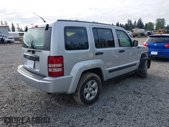 2011 Jeep Liberty Sport z VIN 1J4PN2GK9BW503376, wystawiony jako IAAI lot #42143053 z przebiegiem 168 841 mil mil oraz . Historia ofert i sprzedaży dostępna na DreamBid. Obrazek 4.