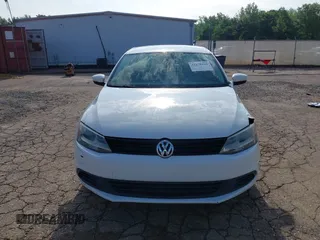 2011 Volkswagen Jetta SE with VIN 3VWDX7AJ5BM321946, listed as a IAAI auction lot 42178181 with 149,945 mi miles and . Bid and sale history available at DreamBid. Image 13.
