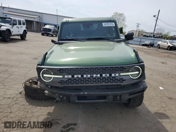 2023 Ford Bronco z VIN 1FMEE5DP2PLB22598, wystawiony jako Copart lot #54707415 z przebiegiem 10 266 mil mil oraz Szkoda całkowita • Salvage title. Historia ofert i sprzedaży dostępna na DreamBid. Obrazek 5.