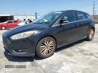 2016 Ford Focus Titanium z VIN 1FADP3N22GL226130, wystawiony jako Copart lot #66985925 z przebiegiem 202 355 mil mil oraz Czysty tytuł • Clean title. Historia ofert i sprzedaży dostępna na DreamBid. Obrazek 1.