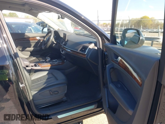 2018 Audi Q5 Premium Plus with VIN WA1BNAFY1J2126669, listed as a IAAI auction lot 41877318 with 44,397 mi miles. Bid and sale history available at carsss.com. Image 5.
