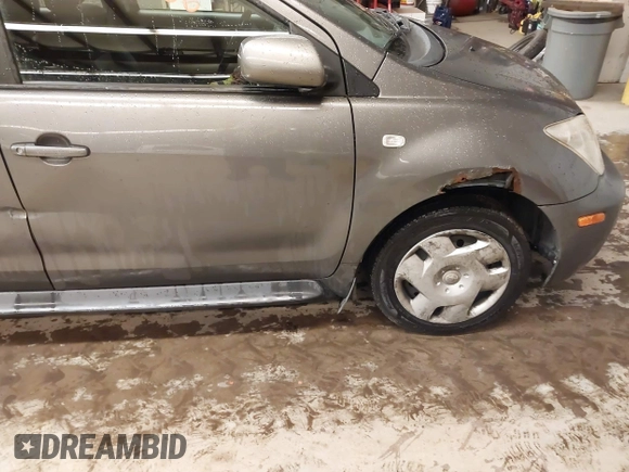 2004 Scion xA z VIN JTKKT624540072524, wystawiony jako IAAI lot #41862606 z przebiegiem 141 147 mil mil oraz . Historia ofert i sprzedaży dostępna na DreamBid. Obrazek 12.