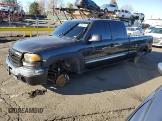 2004 GMC Sierra 1500 SLT with VIN 1GTEK19T44E393660, listed as a Copart auction lot 47987365 with 215,828 mi miles and Clean Title. Bid and sale history available at carsss.com. Image 1.