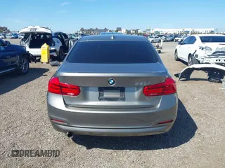 2018 BMW 3 Series 320i z VIN WBA8E1G52JNU89675, wystawiony jako IAAI lot #41831820 z przebiegiem 110 156 mil mil oraz . Historia ofert i sprzedaży dostępna na DreamBid. Obrazek 17.