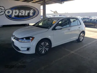 2016 Volkswagen Golf SE z VIN WVWKP7AU5GW901810, wystawiony jako Copart lot #56708025 z przebiegiem 55 261 mil mil oraz Czysty tytuł • Clean title. Historia ofert i sprzedaży dostępna na DreamBid. Obrazek 1.